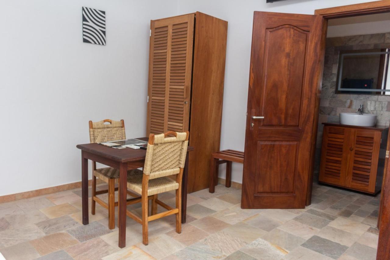 Hotel Otsunami Lomé Zewnętrze zdjęcie